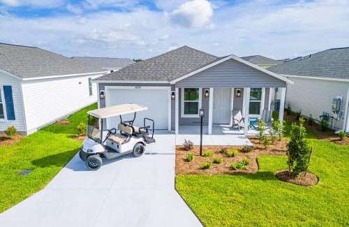 Okahumpka House | Brand New 2-2 Villa with Golf Cart