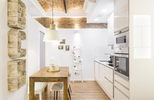 El Poble-sec Apartment | Brand New 2 Bedroom Apartment In Trendy Poble Sec, 10 Minutes From Ramblas