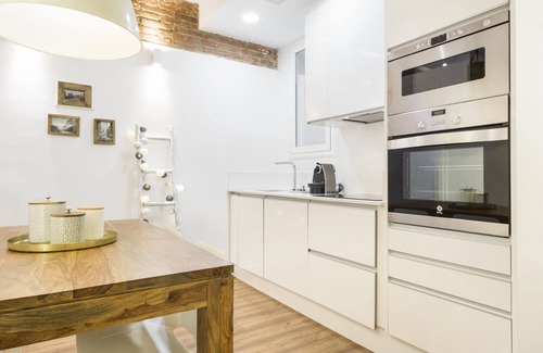 El Poble-sec Apartment | Brand New 2 Bedroom Apartment In Trendy Poble Sec, 10 Minutes From Ramblas
