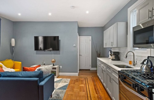 Pelham Bay House | Brand new 2 bedroom apartment in the schuylerville section on the Bronx