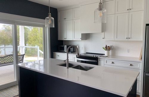 Washago Cottage | Brand new, 4 bedroom all-season cottage on Green River.