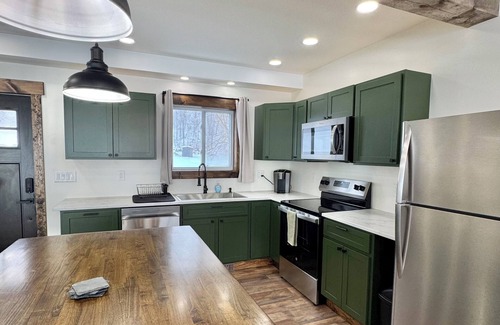 West Danville House | Brand New 4 Bedroom Lake House/Farm House