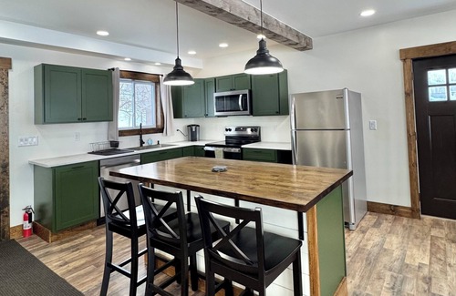 West Danville House | Brand New 4 Bedroom Lake House/Farm House