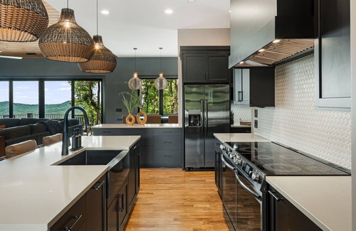 Tuxedo House | Brand new 5-Bedroom modern mountaintop home in Hendersonville, NC area