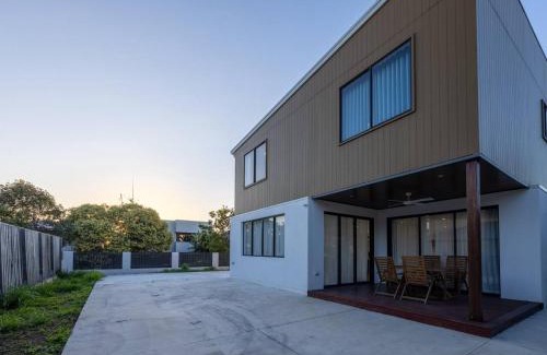 Rochedale House | Brand New 5B Luxury Modern Dream House at Rochedale