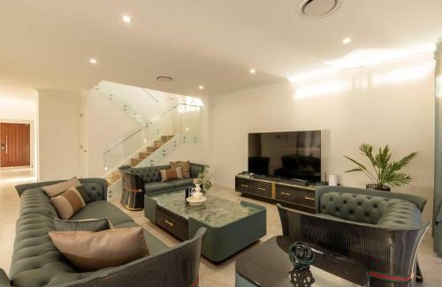 Rochedale House | Brand New 5B Luxury Modern Dream House at Rochedale