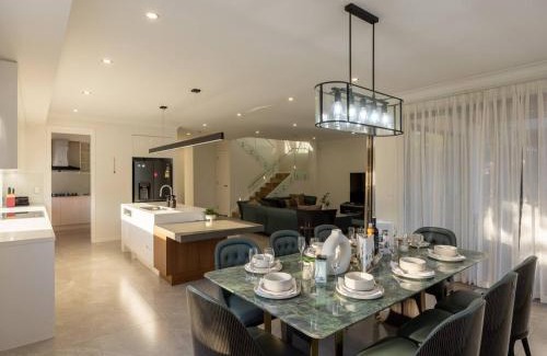 Rochedale House | Brand New 5B Luxury Modern Dream House at Rochedale