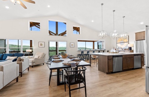 Hollister House | Brand New 7BR Luxury Lake View In/Out Pool Hot Tub