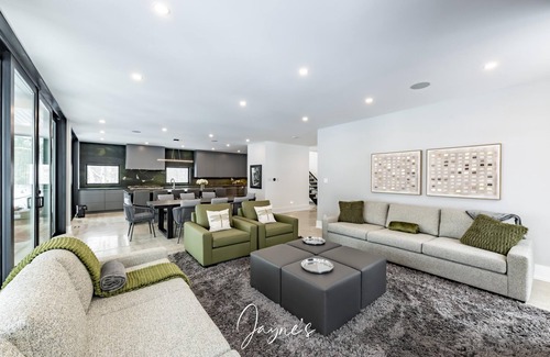 Bala Cottage | Brand new 8 bed 5 bath cottage on Lake Muskoka