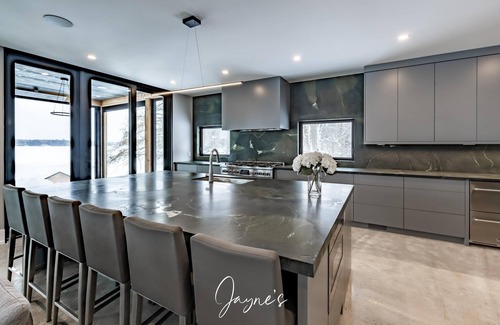 Bala Cottage | Brand new 8 bed 5 bath cottage on Lake Muskoka