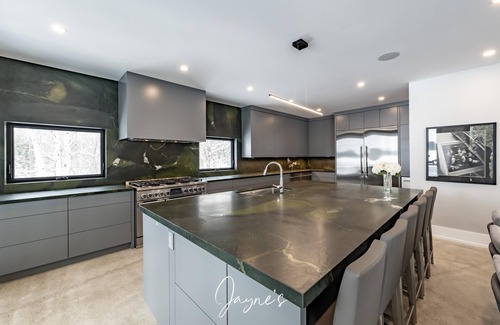 Bala Cottage | Brand new 8 bed 5 bath cottage on Lake Muskoka