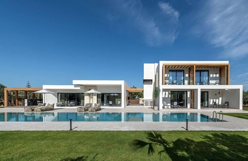 Kato Gouves Villa | Brand new 8 bedroom villa with a heated pool