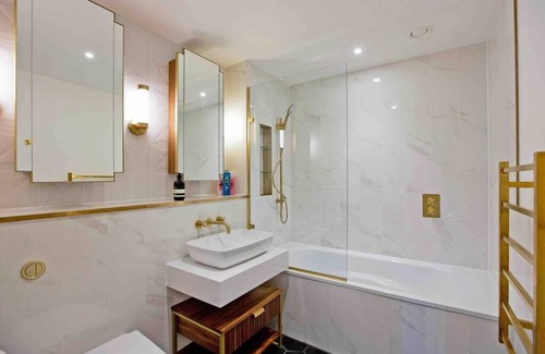 Chelsea Riverside Apartment | Brand new , AC Luxury 2bed 2 bathrooms spacious