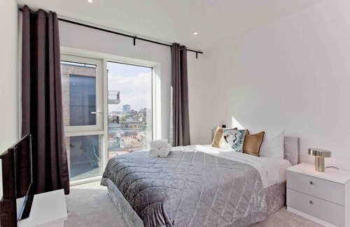 Chelsea Riverside Apartment | Brand new , AC Luxury 2bed 2 bathrooms spacious