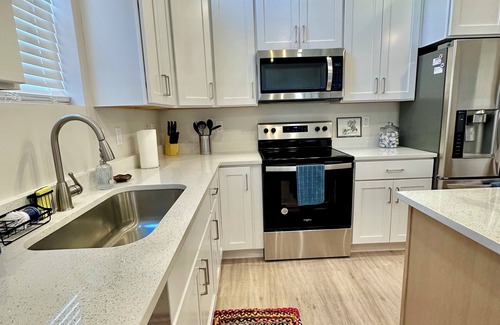 Page House | BRAND NEW Antelope Canyon Clubhouse Retreat; Minutes to Lake Powell!