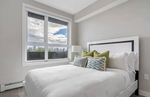 Hillhurst Condo | BRAND NEW! CHIC 1 BED/1BATH | MINS FROM DOWNTOWN