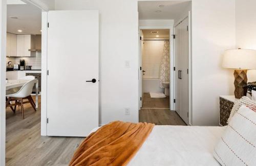 Downtown Kelowna Apartment | Brand New Condo with Stunning Lake Views in Tower Downtown 1306