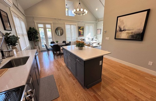 Off Broadway House | Brand New Construction! 3 Apartments/5 Bed/3 Bath Broadway Neighborhood