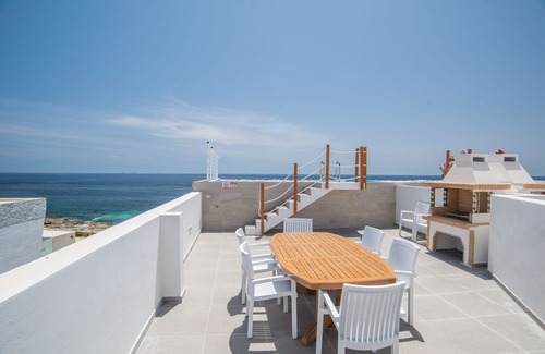San Tumas Apartment | Brand New Contemporary Sky Villas with Private pool - The Waterfront