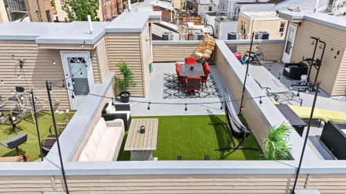 West Poplar House | Brand New Dbl Unit Roofdeck Outdoor Patio