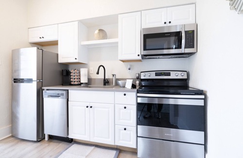 Central Gardens Apartment | Brand New Downtown Luxury Apartment