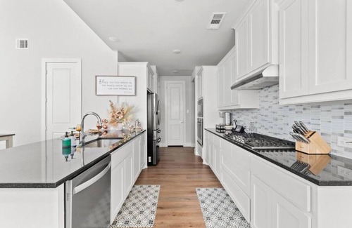 Vickery Meadow House | BRAND NEW Family Home Near Downtown