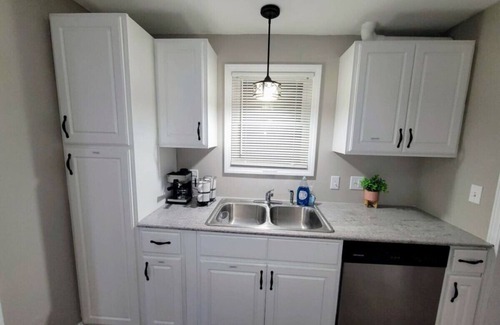 West Seneca House | Brand new furniture with parking