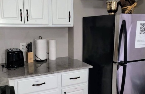 West Seneca House | Brand new furniture with parking