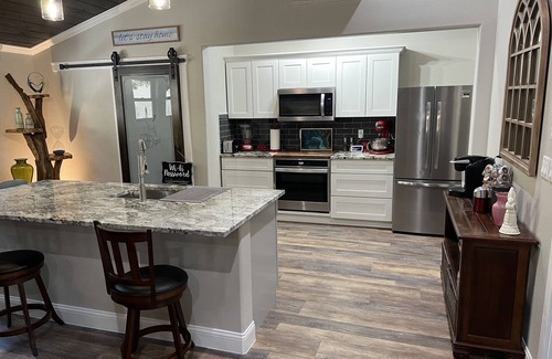 Georgetown House | Brand new garage apartment which we like to call our "Gtown Treehouse"