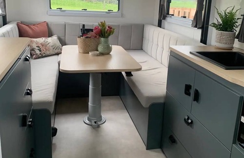 Wangoom House | Brand New - Green Falls Glamping Escape
