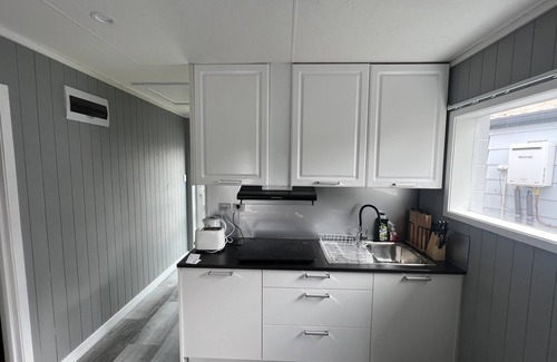 Richmond Heights Cottage | Brand new GuesthousenCompletely Private.n2 min drive or 10 min walk to the lake.