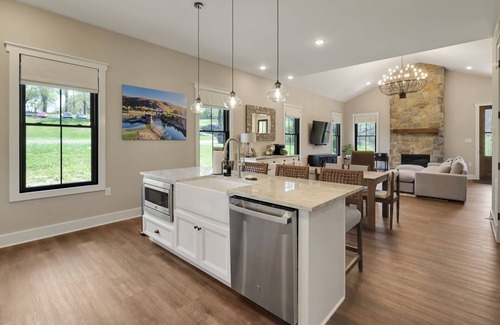 Bolivar House | Brand new home in Historic Harpers Ferry - Barrel Sauna - Fire Pit - Luxury!