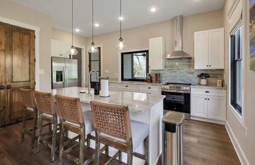 Bolivar House | Brand new home in Historic Harpers Ferry - Barrel Sauna - Fire Pit - Luxury!