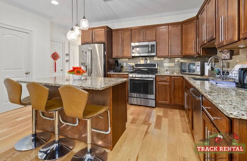 Saratoga Springs House | BRAND NEW HOME IN SARATOGA SPRINGS CLOSE TO ALL. TRACK. BROADWAY. WALK TO SPAC.