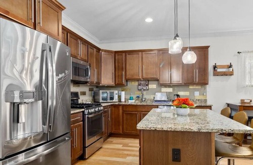 Saratoga Springs House | BRAND NEW HOME IN SARATOGA SPRINGS CLOSE TO ALL. TRACK. BROADWAY. WALK TO SPAC.