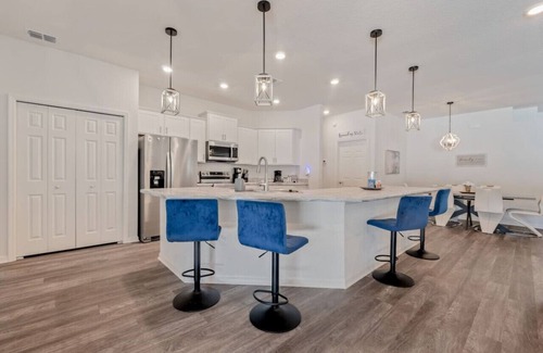 Lakeland House | Brand New Home w/King Bed