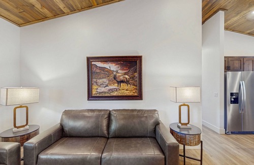Torreon House | Brand new home w/patio & mountain views, close to golf, lakes, town & more