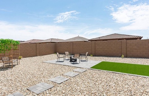 Maryvale House | Brand New House - Minutes From Cardinals Stadium and Westgate