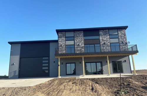 Crofton Cabin | Brand new lake house with panoramic view overlooking Lewis and Clark Lake.