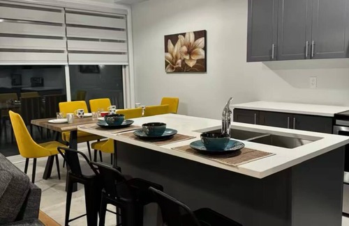 Woodstock House | Brand New Luxurious 4 Bedroom Home