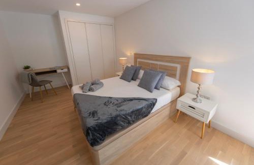 Gibraltar Apartment | Brand New Luxury 1 Bed 2 Bath Apartment - SPA & Pool