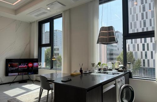 Eulji-ro Apartment | Brand New ! Luxury Apartment at Euljiro-5ga