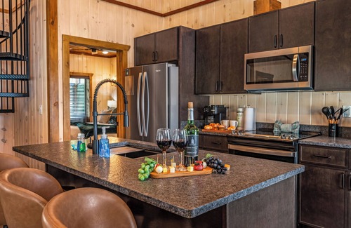 Pigeon Forge House | Brand new! Luxury finishes, local family owned! Book Summer vacation now & save!