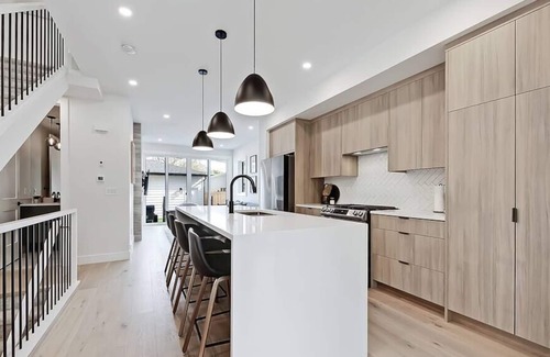 Bridgeland House | Brand New Luxury Home in Bridgeland - Sleeps 10