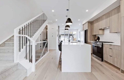Bridgeland House | Brand New Luxury Home in Bridgeland - Sleeps 10