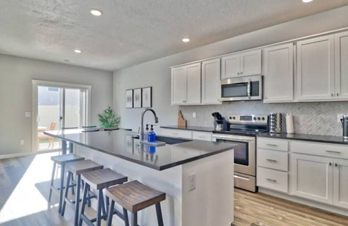 Meridian House | Brand new Meridian, ID Home, King Beds, games, BBQ