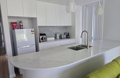 Sanctuary Point House | Brand new, modern two bedroom apartment. 5 minute walk to Paradise Beach!