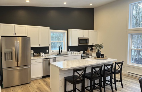 Brantingham House | Brand new, modern, cozy house in the woods!