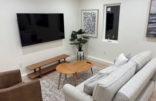 Malibu Canyon Apartment | Brand new modern studio in pleasant and quiet Calabasas.