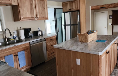 Cascade Cabin | Brand new-newly renovated cabin on 1/2 acre lot right on the Missouri River!